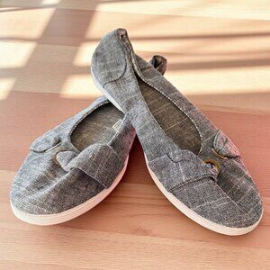 Women’s Gray Canvas Slip-On Shoes – Casual Comfort